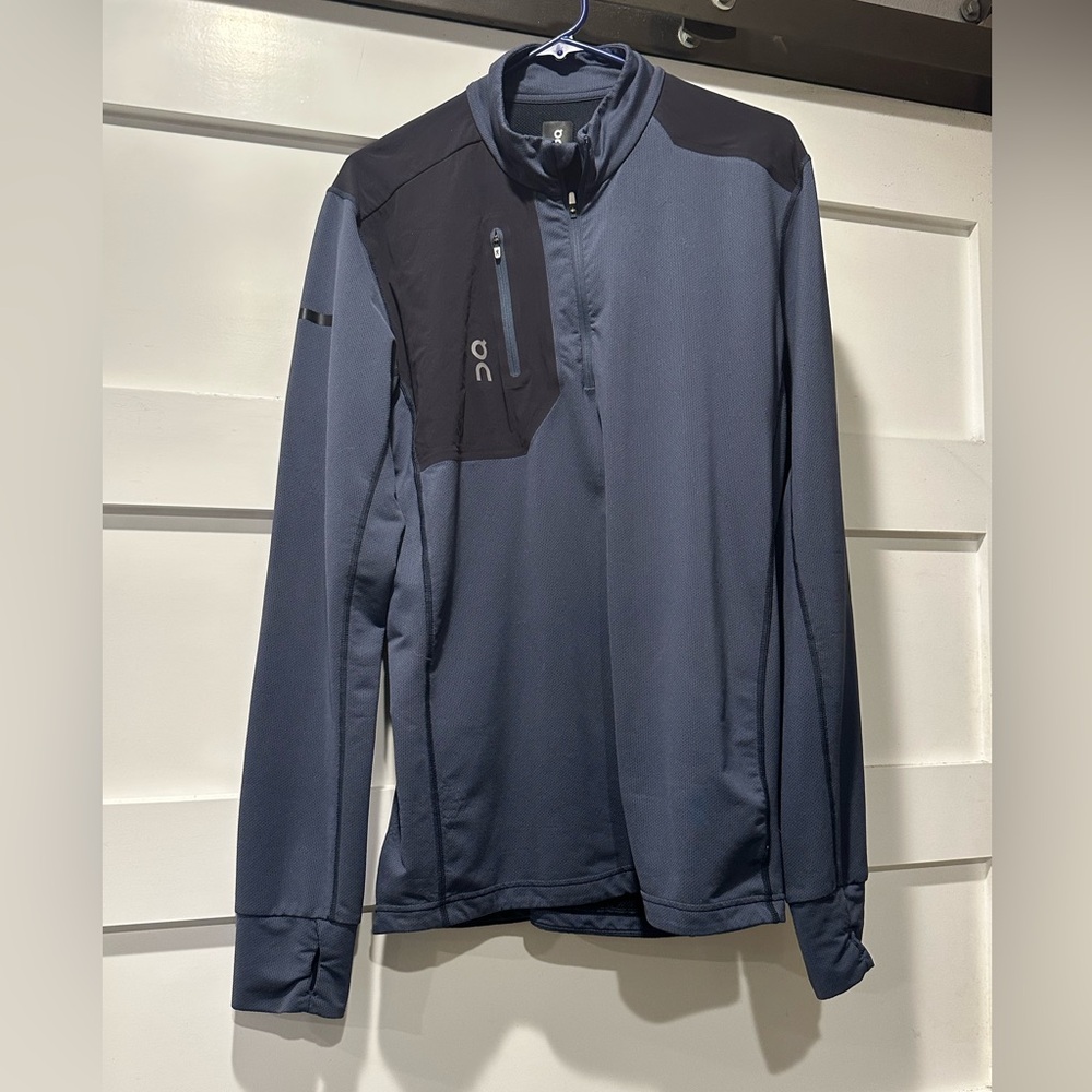 On Running Men's Dark Jacket with Black Accents